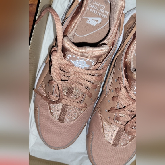 woman's air huarache run nike sneakers - Picture 2 of 11